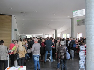 Begrüßungskaffee im Foyer des Hörsaalzentrums